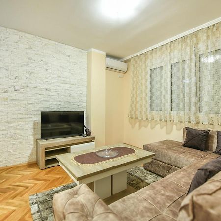 Apartman Centar 2 Podgoriţa Exterior foto