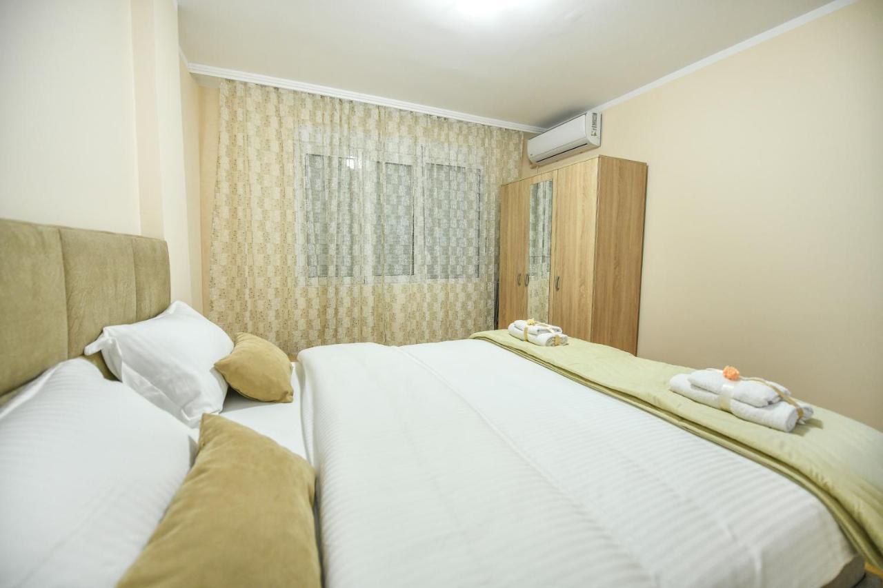 Apartman Centar 2 Podgoriţa Exterior foto