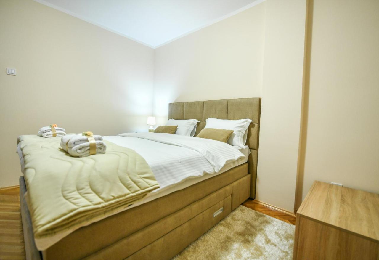 Apartman Centar 2 Podgoriţa Exterior foto