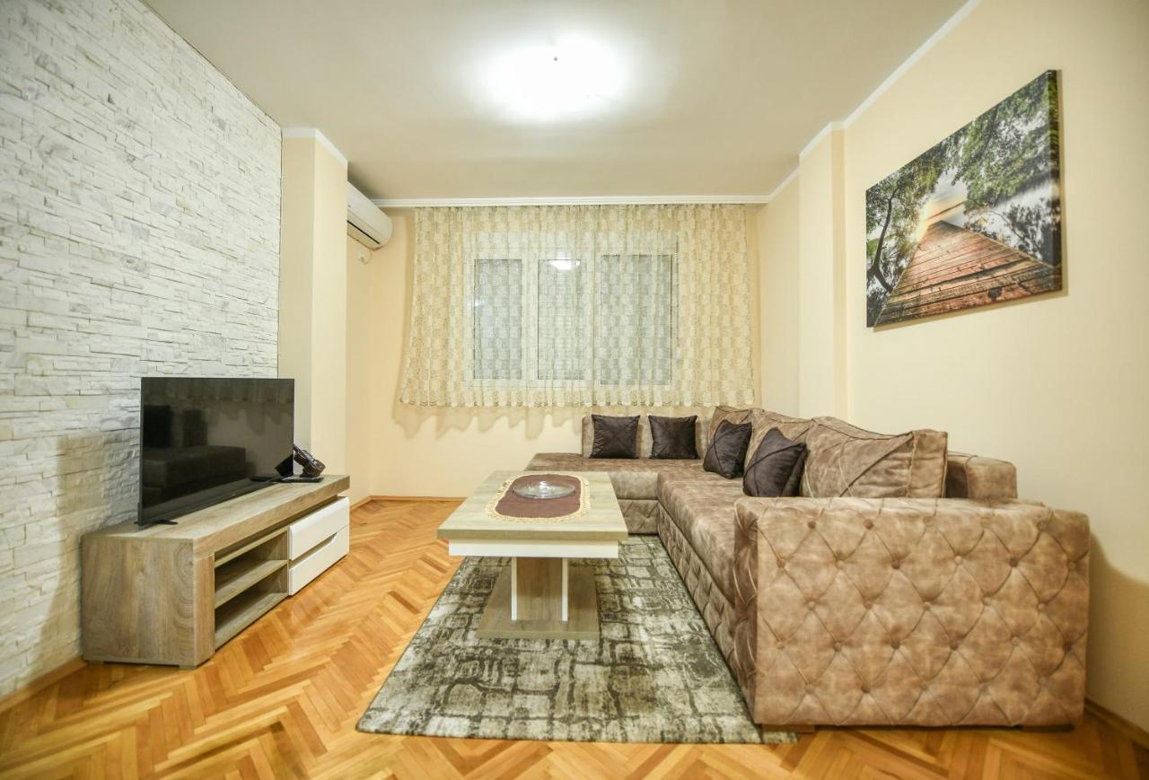 Apartman Centar 2 Podgoriţa Exterior foto