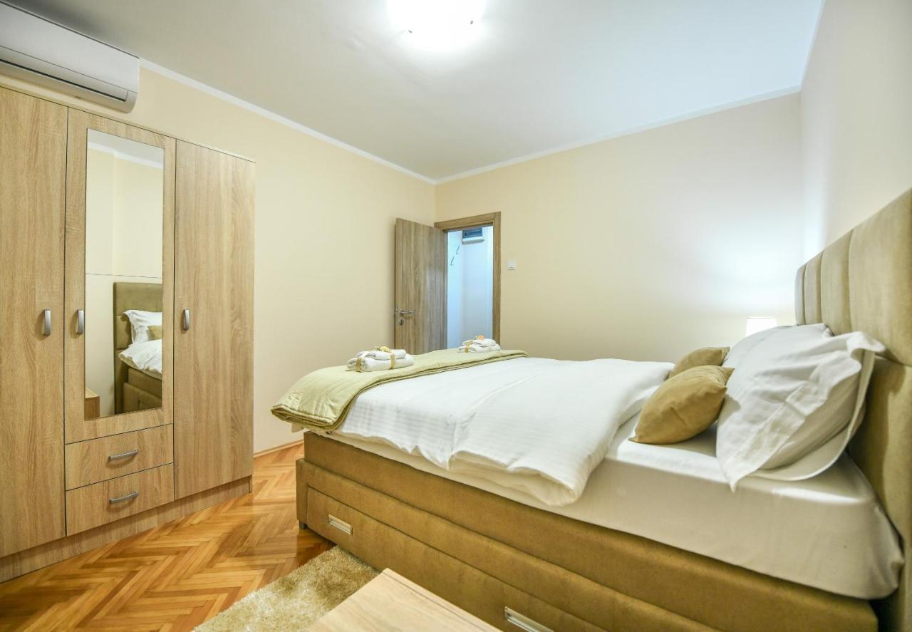 Apartman Centar 2 Podgoriţa Exterior foto