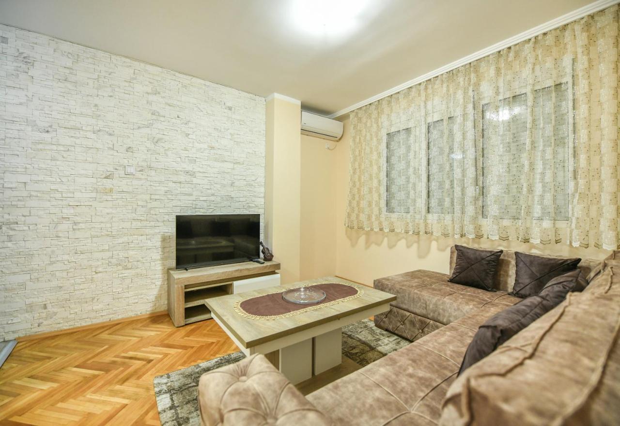 Apartman Centar 2 Podgoriţa Exterior foto
